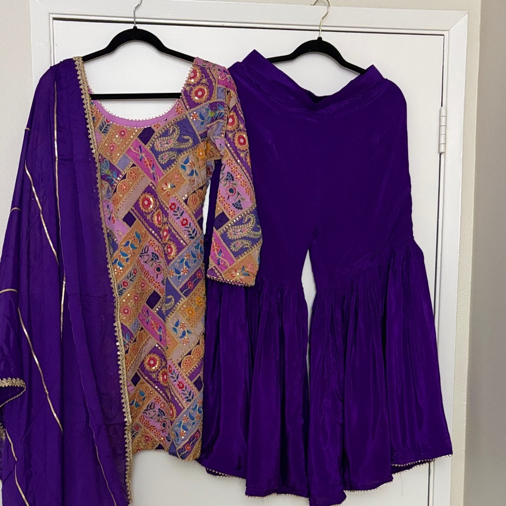 Brand NEW Purple Embroidered Women’s gharara Indian suit Set Indian outfit - Picture 3 of 8